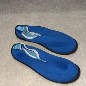 Cat and jack boys water shoes